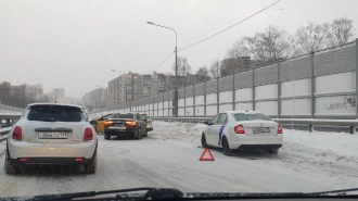 На Вербной улице собрались пробки из-за массового ДТП