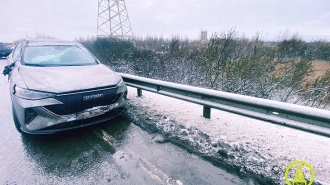  Haval с пассажиркой в наручниках попал в ДТП на КАД