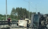 На Новоприозерском шоссе перевернулся грузовик