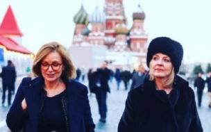 Журналист Макдональд: глава МИД Британии оделась не по погоде и рассмешила россиян