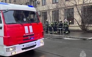 На Яхтенной улице случился пожар в административном здании