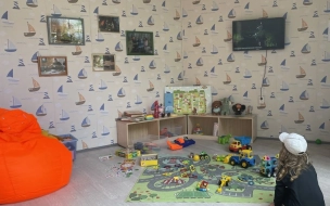 Отряд "ЛизаАлерт" открыл инсталляцию о пропавших детях в "Севкабель порту"