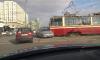 Под трамваи попали две иномарки за 10 минут в Петербурге