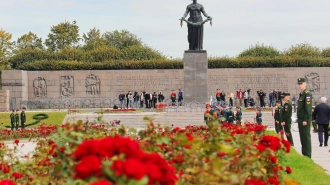 Блокадники поучаствовали в мероприятиях на Пискаревском кладбище