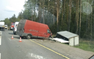 Из-за аварии на трассе "Кола" пострадали несколько человек и возникла пробка