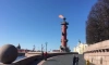 На Стрелке Васильевского  острова внепланово зажглись Ростральные колонны