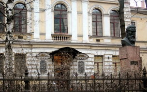 Суд оштрафовал петербургский медуниверситет имени Павлова за неотреставрированную ограду