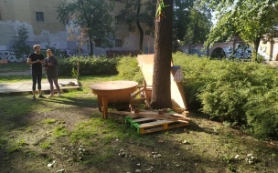 Коммунальщики разрушили сквер на Васильевском острове, созданный местными жителями