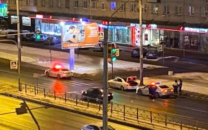 На Ленинском проспекте задержали пьяного автомобилиста на "Мерседесе"