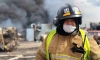 В Стрельне горящую баню тушили 15 пожарных