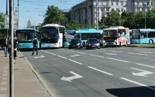 Авария с тремя автобусами перекрыла проезд на Московском проспекте