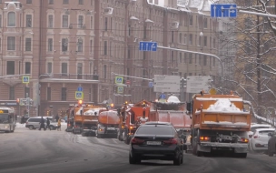 В Петербурге на борьбу с гололедом вышли более 900 машин и 1200 дворников