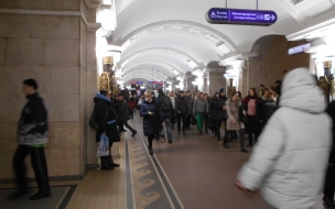 Поездки в петербургском метро предлагают включить в "пересадочный тариф"