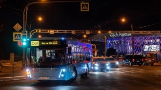 Примерно шесть тыс. болельщиков воспользовались транспортом до "СКА-Арены" 11 февраля 