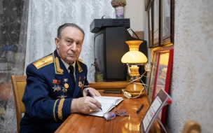 Губернатор поздравил с юбилеем Василия Волобуева