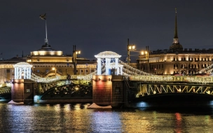 В канун Рождества золотистая подсветка украсит Дворцовый и Троицкий мосты
