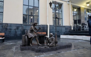 На Московском вокзале открыли арт-объект, посвященный туристу