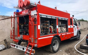 С пожаром в Красносельском районе боролись 20 спасателей