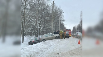 В результате аварии сразу три машины оказались в кювете на Приморском шоссе