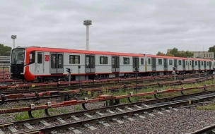 В Петербург прибыли 2 новых поезда "Балтиец" для "красной" ветки метро