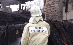 Пожар охватил 6 бытовок на Заневском проспекте 