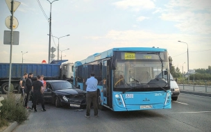 В Петербурге этим утром произошло три аварии с участием автобусов