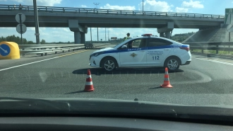 В Петербурге машины ДПС перекрыли трассу М-11