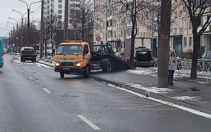 На Ириновском проспекте задержали пьяного водителя, который врезался в Porsche Cayenne