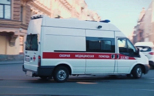 Петербурженка попала в больницу после падения из окна