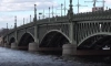 Петербурженка упала в котлован у Троицкого моста во время ночного свидания