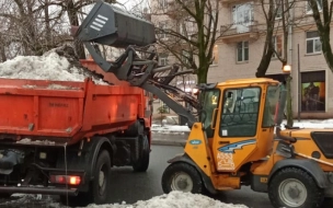 Запасные полигоны для хранения снега начали использовать в Петербурге