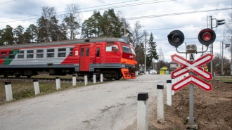 На ЖД-переездах Петербурга и Ленобласти заменили асфальт