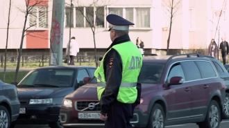 Водителя, наехавшего в Петербурге на инспекторов ДПС, задержали со стрельбой