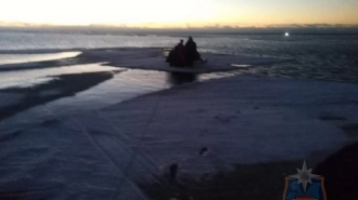 В Ленобласти спасли мужчину, оказавшегося на льдине