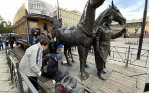 Запущенный памятник конке на Васильевском ушел с молотка за 11 тысяч рублей