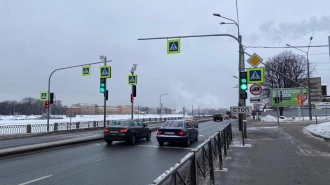 Более 3,3 тыс. Г-образных опор для дорожных знаков установят в 2024 году в Петербурге