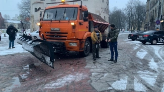 В Выборгском районе ведут круглосуточный контроль уборки дорог