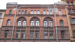 Фасады 45-ти домов-памятников отреставрируют в Петербурге в 2024 году