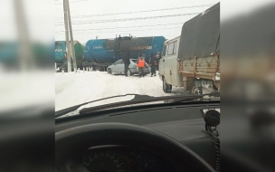 В Ленобласти легковушка попала под грузовой поезд 