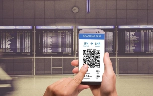 СМИ: российские власти задумались о введении QR-кодов в самолетах и поездах