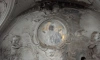 Лик Богородицы на золотом фоне нашли при реставрации в башне Смольного монастыря