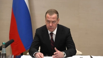 Медведев указал на риски создания нового биооружия из-за развития биотехнологий