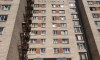 Девушка погибла при падении с седьмого этажа в Колпино