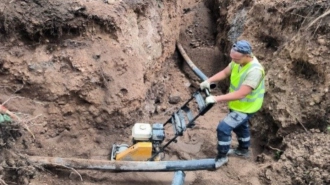Капитальный ремонт водопроводных систем продолжится в поселке Володарский