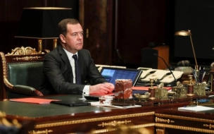 Медведев поздравил россиян с Новым годом