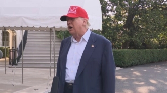 Трамп в понедельник сделает важное заявление по России, но не раскрыл его содержание