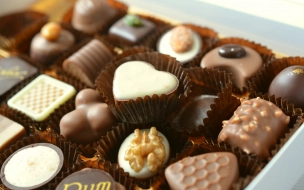 В Петербурге мужчина попытался украсть 41 упаковку шоколадных конфет из гипермаркета 