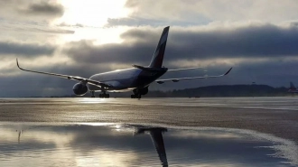 Самолет авиакомпании Smartavia рейсом из Петербурга в Москву совершил вынужденную посадку