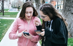 Следователи изъяли телефоны у гимназистов в Петербурге