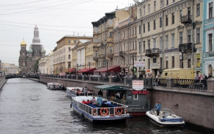 Петербуржцам напомнили об опасности купания в городских водоемах